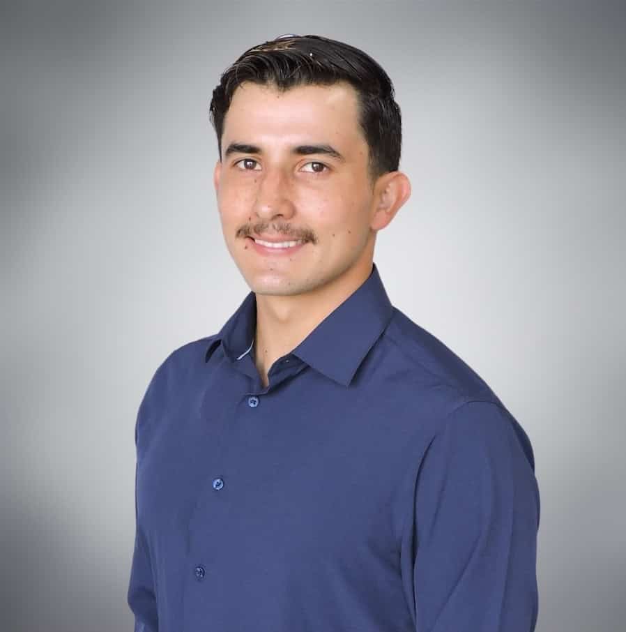 Osvaldo Ruiz, local Hemet real estate agent - partner for selling move-in ready homes
