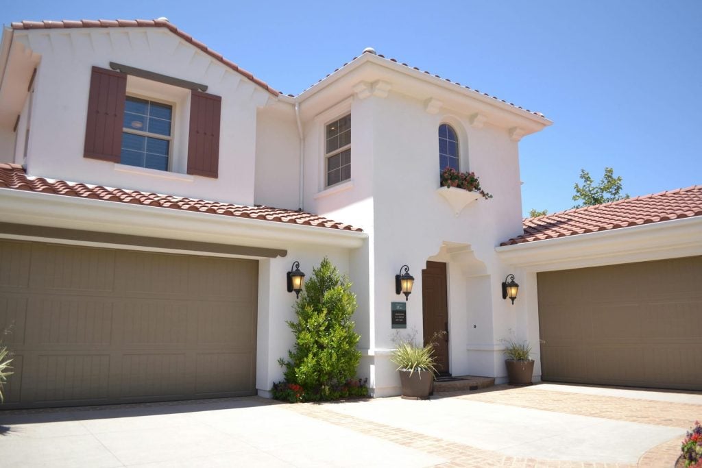 Sell your Hemet house before foreclosure - avoid credit damage